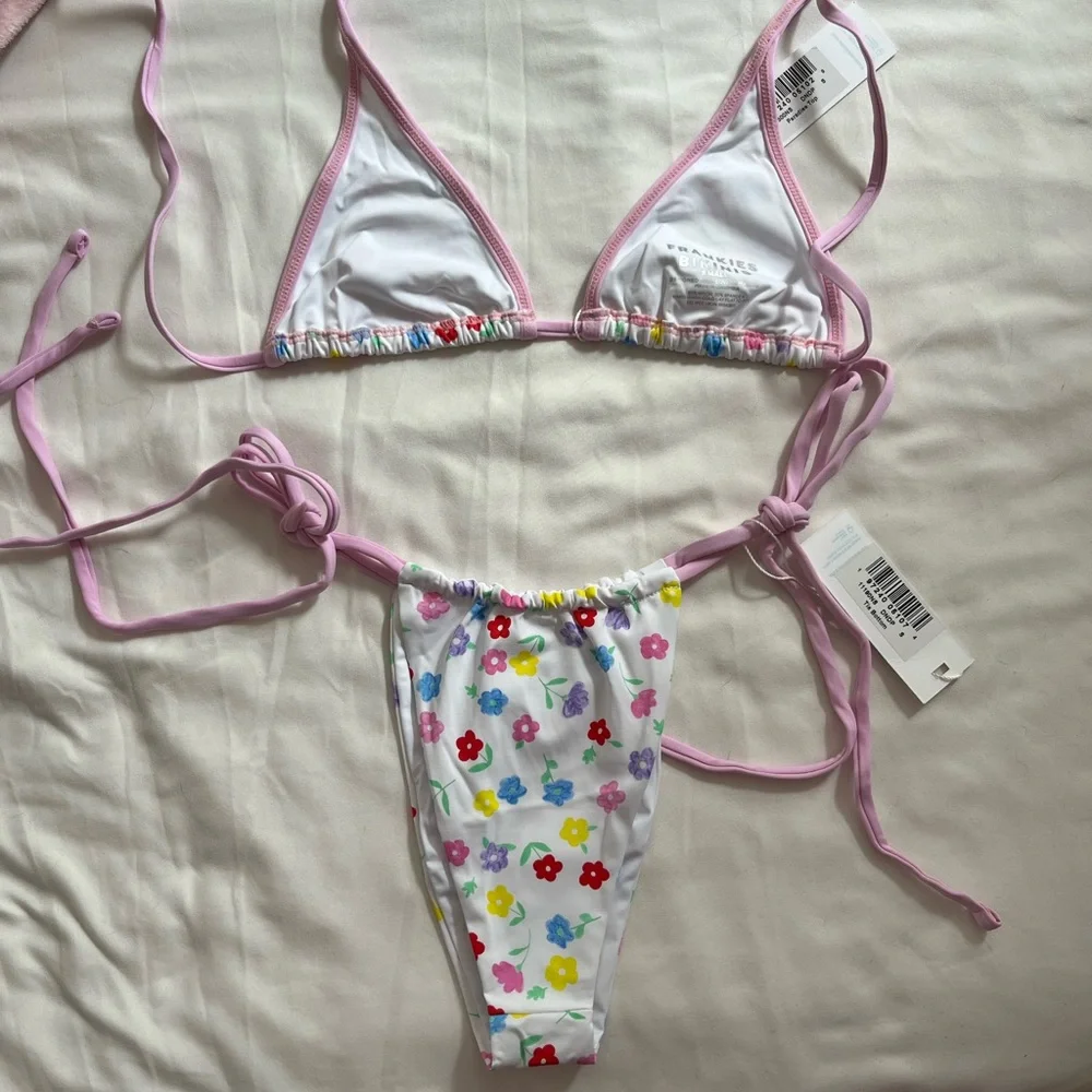 Frankie’s floral bikini - Picture 2 of 2